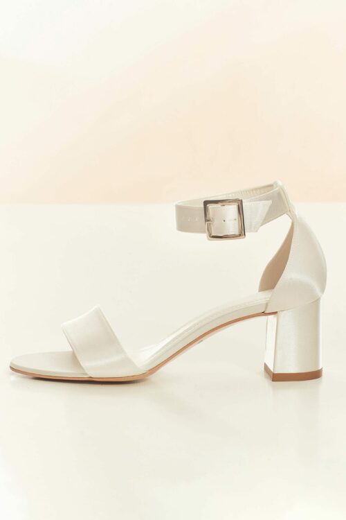 carrie-avalia-bridal-shoes-3